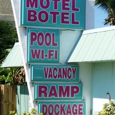 Royal Hawaiian Motel Botel